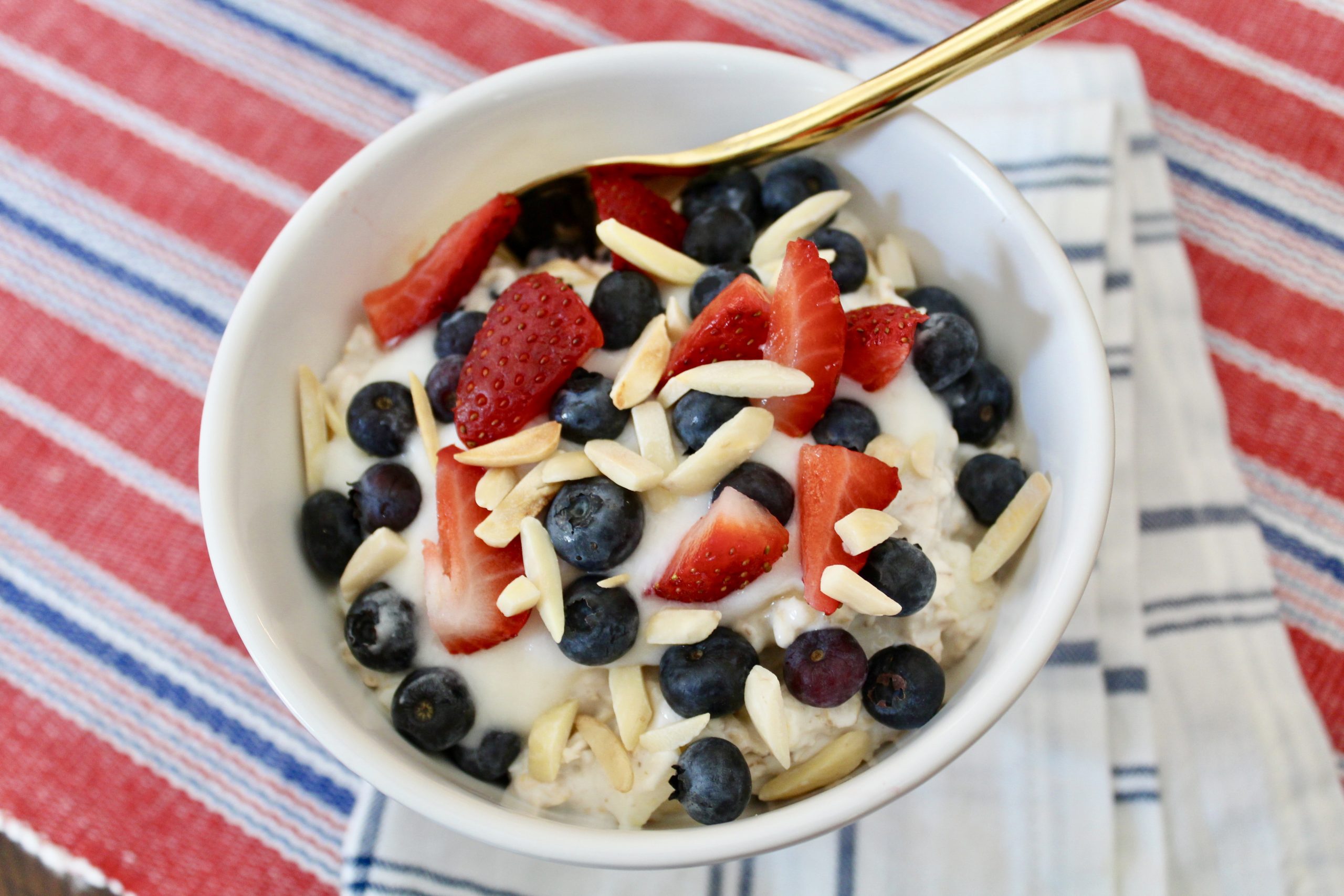 Simple Overnight Oats with Berries - Home Sweet Farm Home