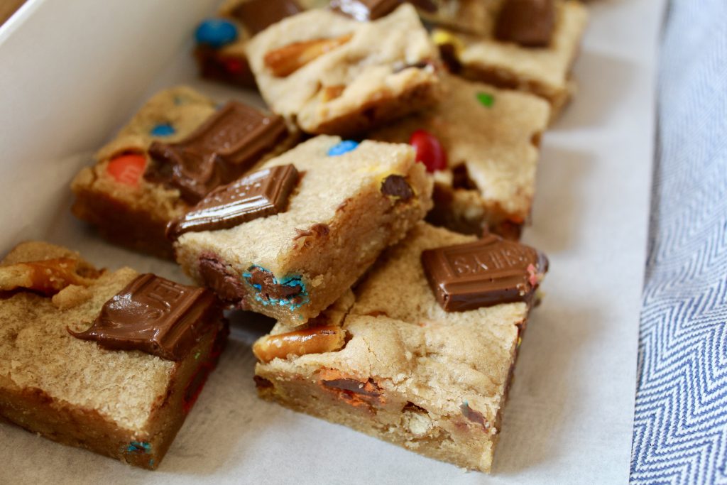 Loaded Peanut Butter Chocolate Pretzel Blondies 