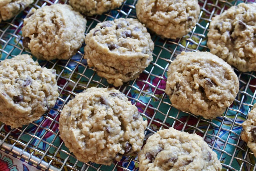 Chewy Oatmeal Chocolate Chip Cookies